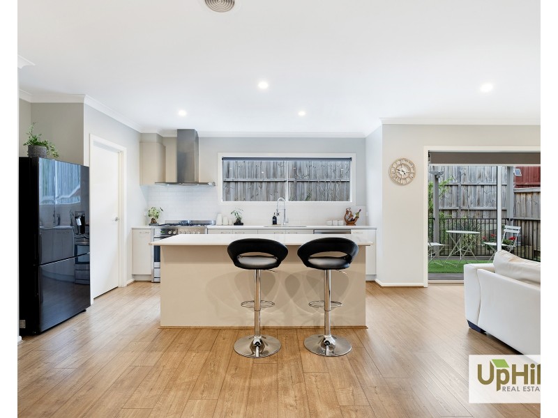 40 Cherokee Parade, Clyde VIC 3978