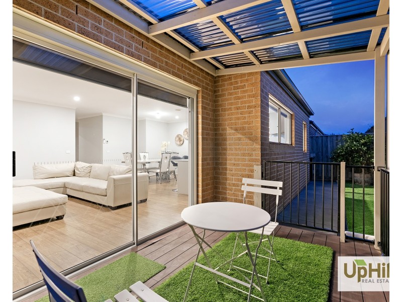 40 Cherokee Parade, Clyde VIC 3978