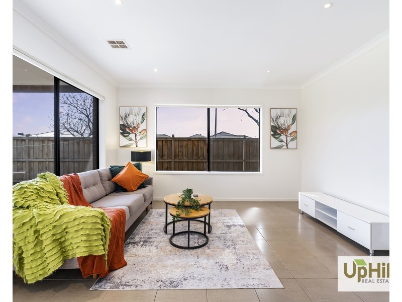 2 Palacio Terrace, Clyde North VIC 3978