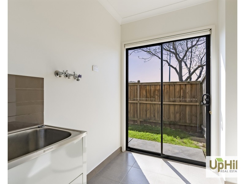 2 Palacio Terrace, Clyde North VIC 3978