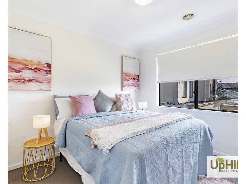 2 Palacio Terrace, Clyde North VIC 3978