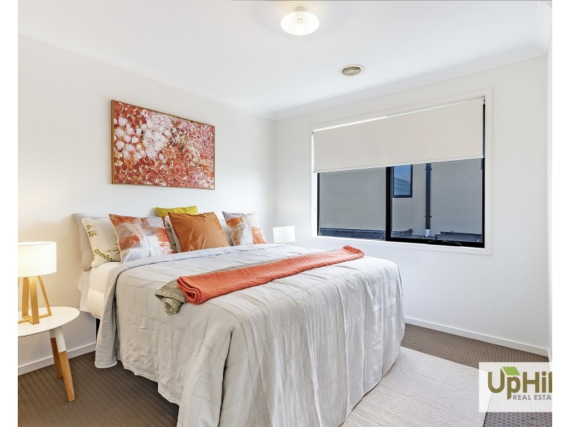 2 Palacio Terrace, Clyde North VIC 3978