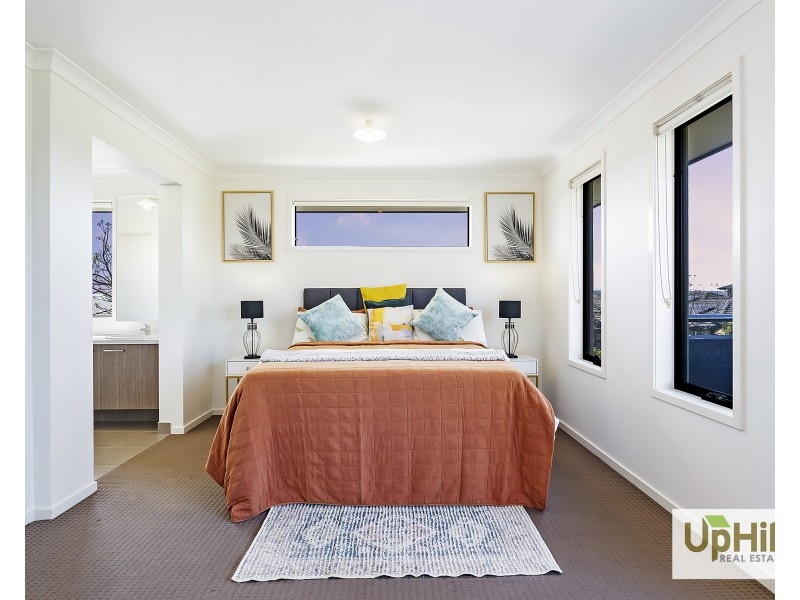 2 Palacio Terrace, Clyde North VIC 3978