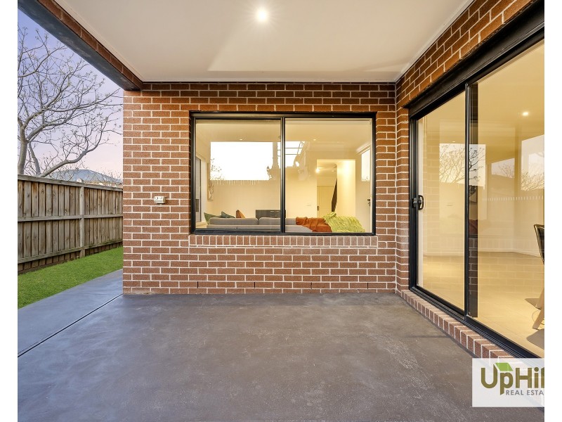 2 Palacio Terrace, Clyde North VIC 3978