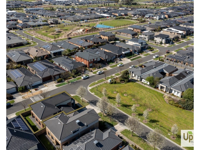 2 Palacio Terrace, Clyde North VIC 3978