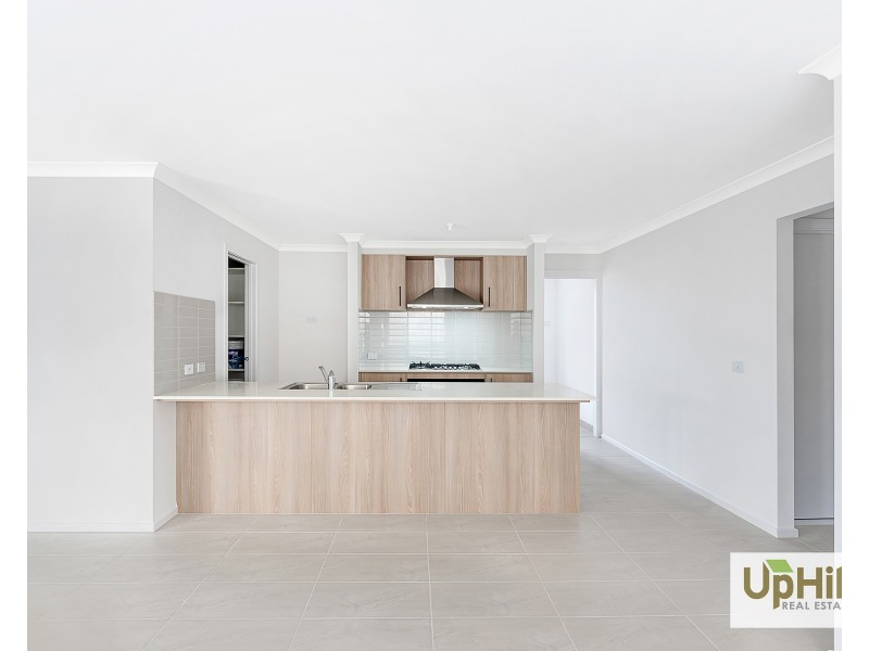 11 Mornington Crescent, Nar Nar Goon North VIC 3812