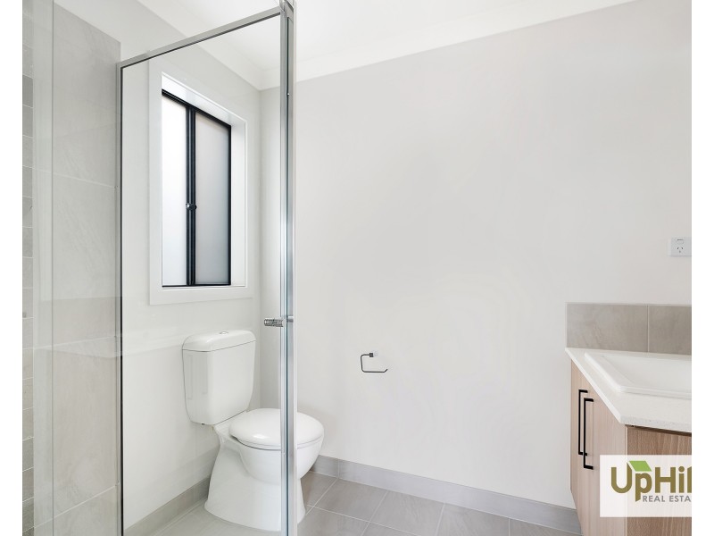 11 Mornington Crescent, Nar Nar Goon North VIC 3812