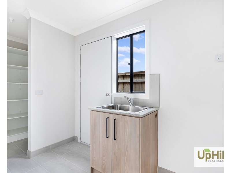 11 Mornington Crescent, Nar Nar Goon North VIC 3812