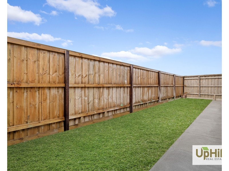 11 Mornington Crescent, Nar Nar Goon North VIC 3812