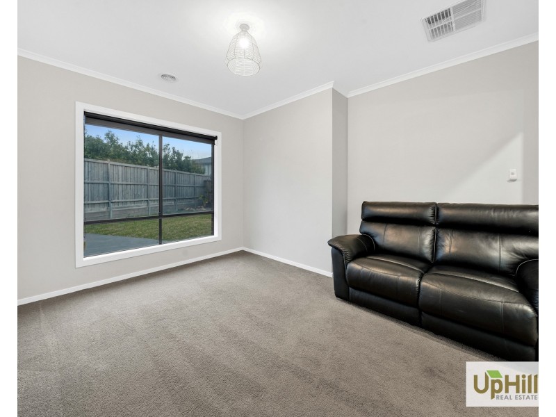 61 Stature Avenue, Clyde North VIC 3978