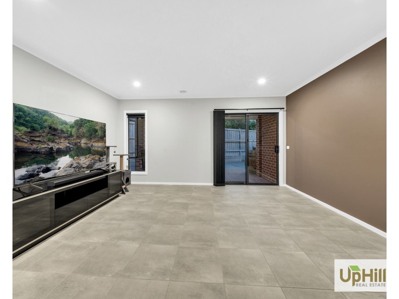 61 Stature Avenue, Clyde North VIC 3978