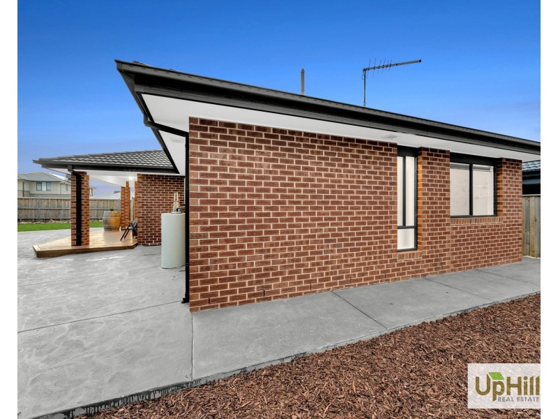 61 Stature Avenue, Clyde North VIC 3978