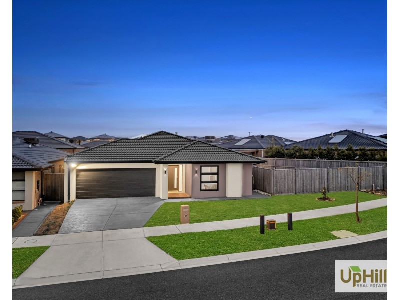 61 Stature Avenue, Clyde North VIC 3978