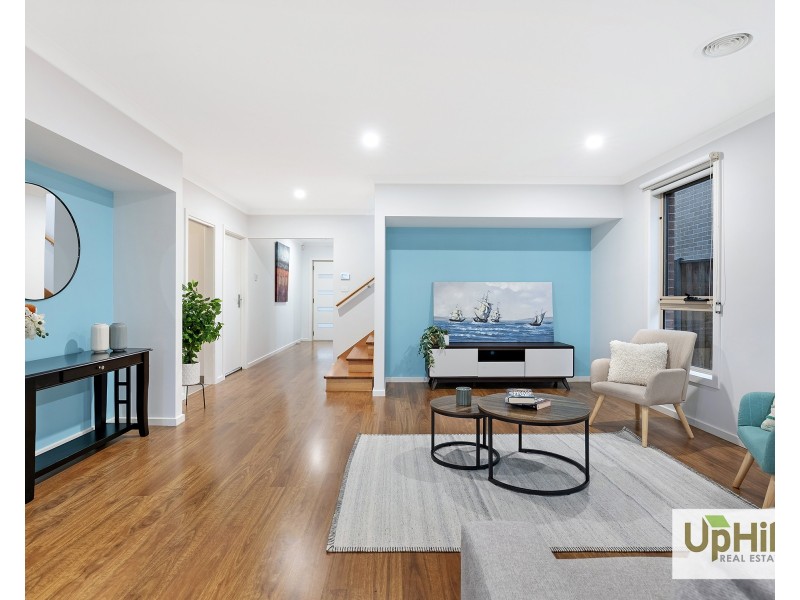 7 Graziers Crescent, Clyde North VIC 3978