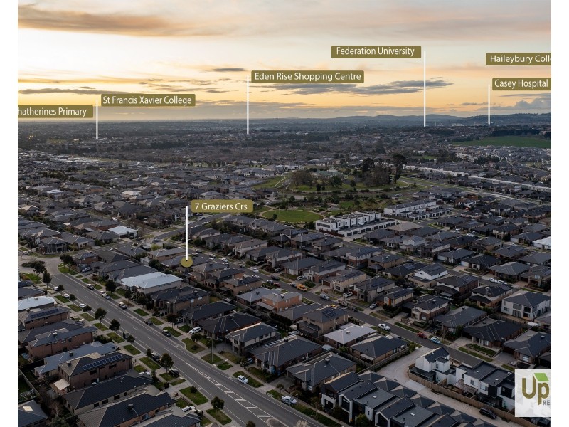 7 Graziers Crescent, Clyde North VIC 3978