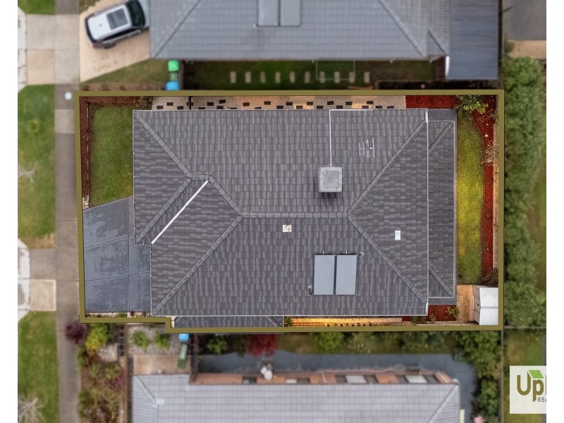 7 Graziers Crescent, Clyde North VIC 3978