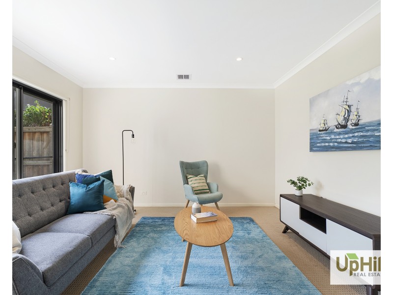 6 Quintino Walk, Clyde North VIC 3978