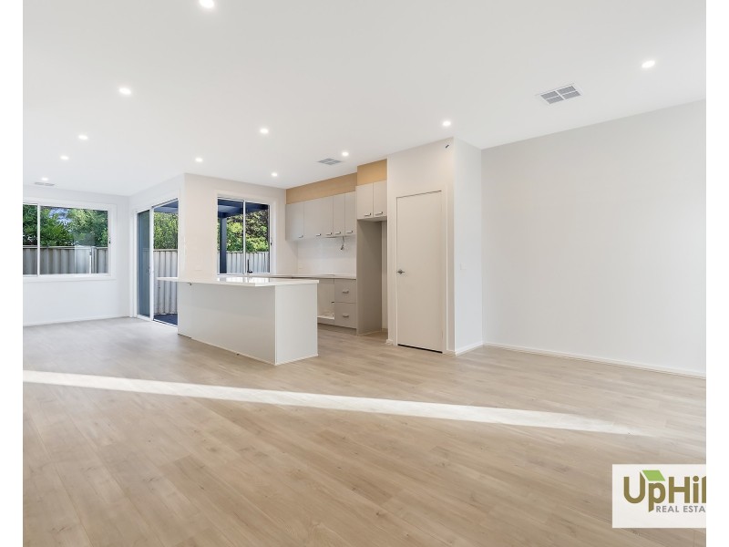 2 Edward Close, Pakenham VIC 3810