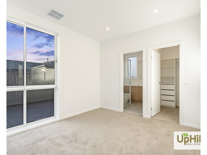2 Edward Close, Pakenham VIC 3810