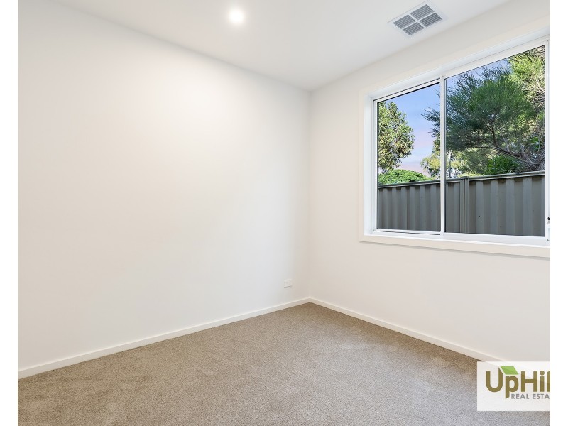 2 Edward Close, Pakenham VIC 3810