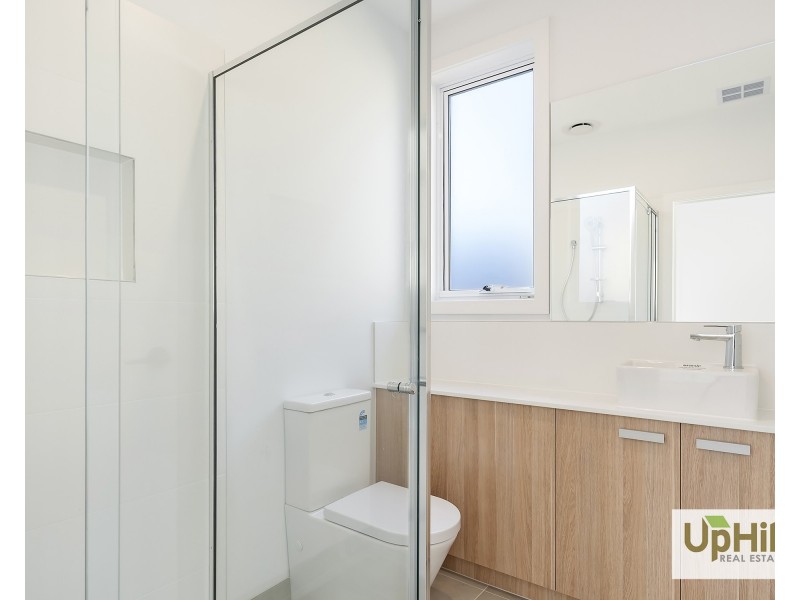 2 Edward Close, Pakenham VIC 3810