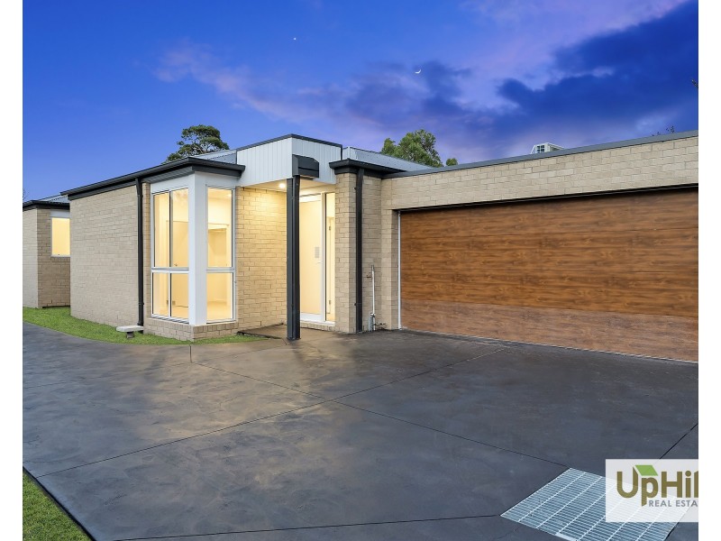 4 Edward Close, Pakenham VIC 3810