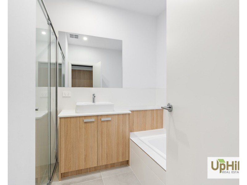 4 Edward Close, Pakenham VIC 3810