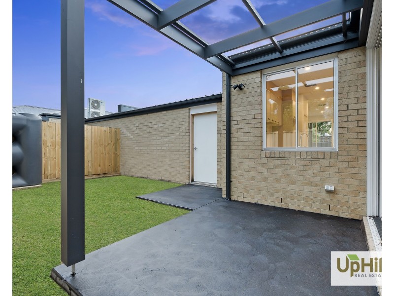 4 Edward Close, Pakenham VIC 3810