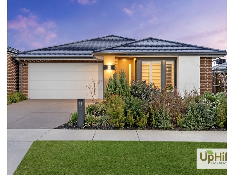 11 Pamir Circuit, Clyde North VIC 3978
