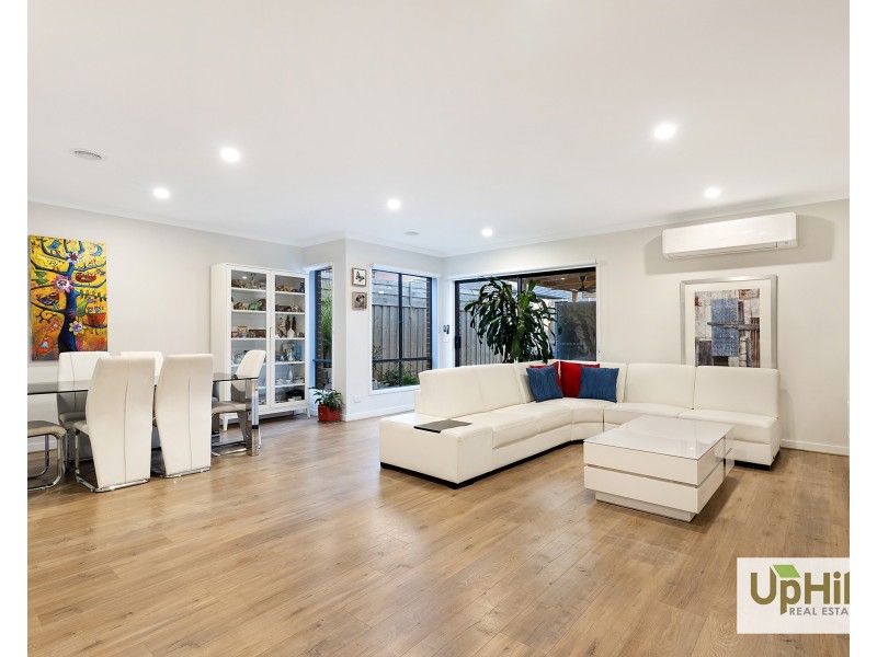 11 Pamir Circuit, Clyde North VIC 3978