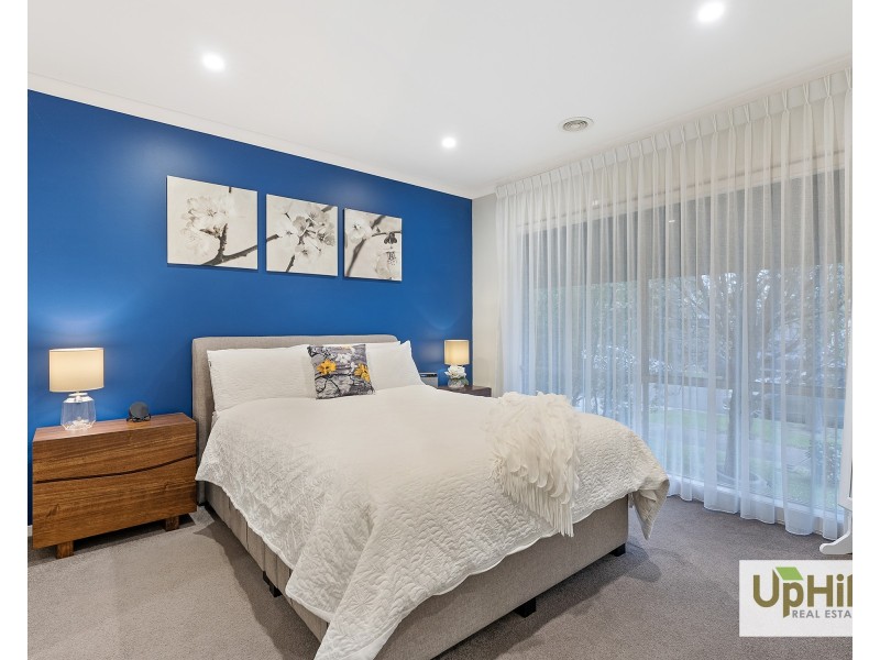 25 Serene Way, Clyde North VIC 3978