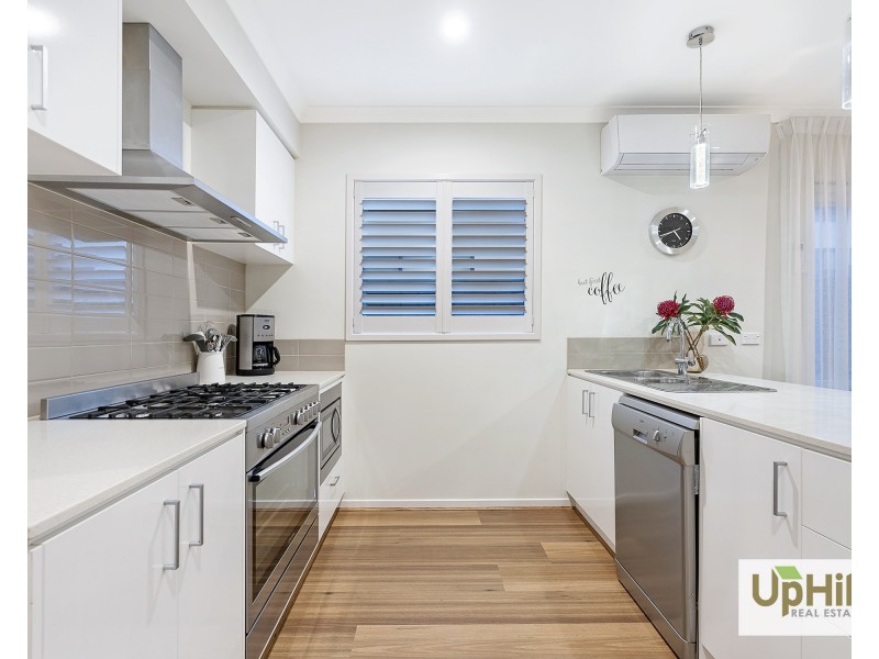 25 Serene Way, Clyde North VIC 3978