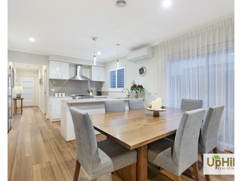 25 Serene Way, Clyde North VIC 3978