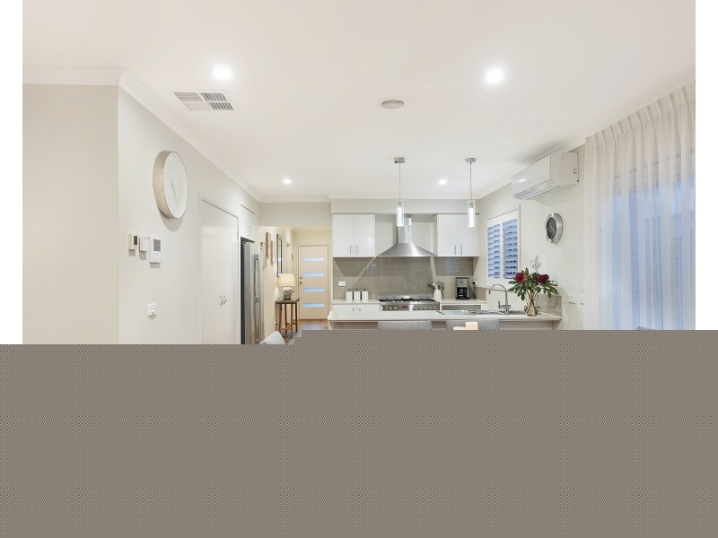 25 Serene Way, Clyde North VIC 3978