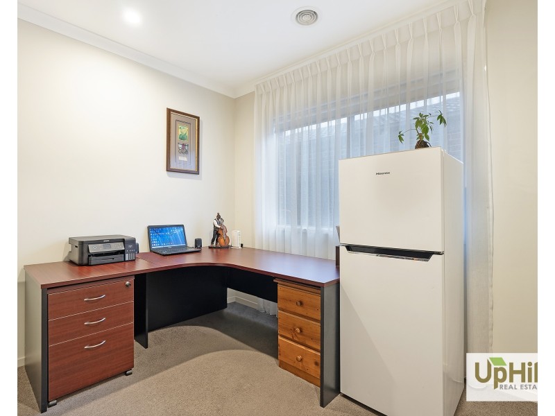 25 Serene Way, Clyde North VIC 3978