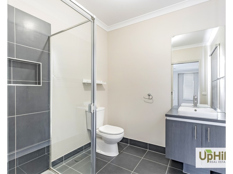 4 Salerno Way, Clyde North VIC 3978