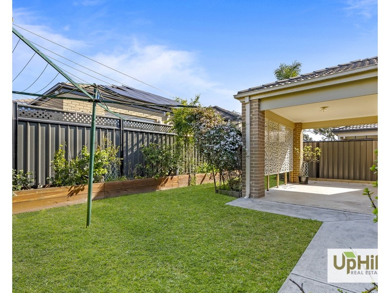 4 Salerno Way, Clyde North VIC 3978