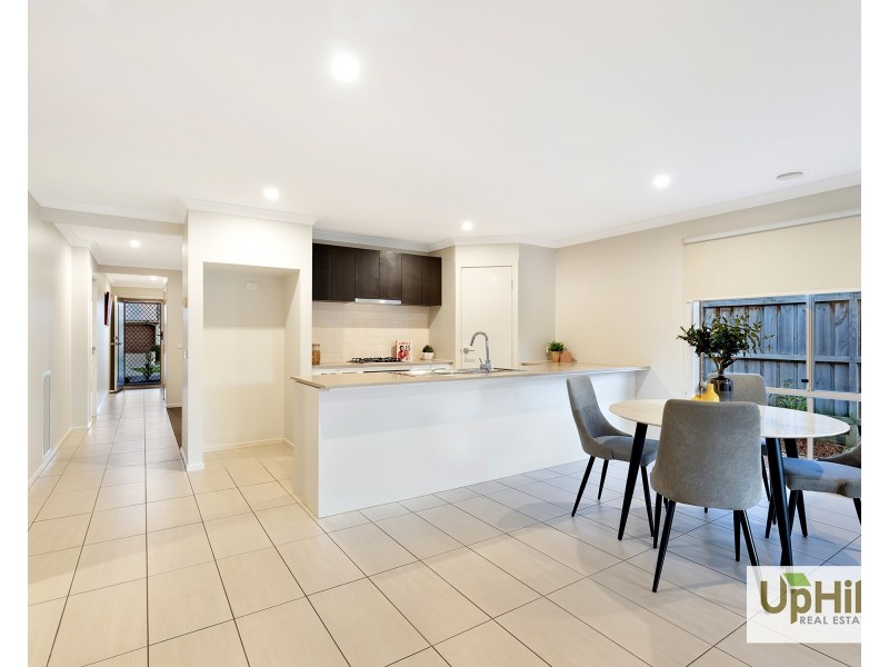42 Merrin Circuit, Clyde North VIC 3978