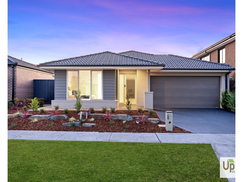 42 Merrin Circuit, Clyde North VIC 3978