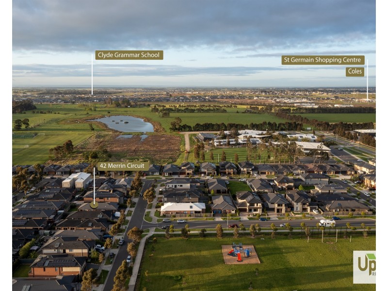42 Merrin Circuit, Clyde North VIC 3978