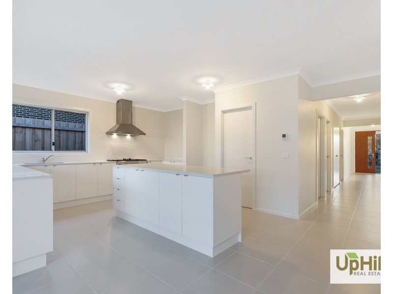 8 Trapani Street, Clyde VIC 3978