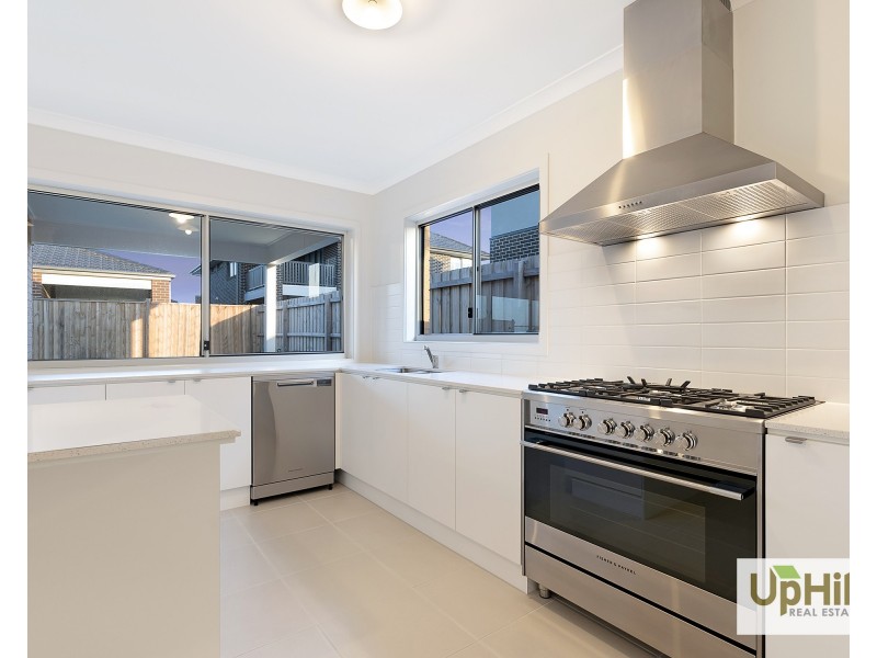 8 Trapani Street, Clyde VIC 3978