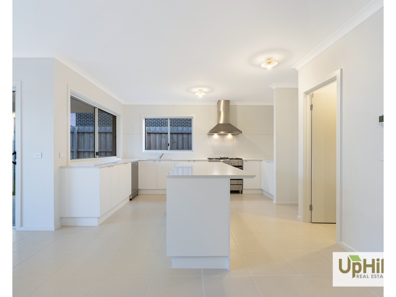 8 Trapani Street, Clyde VIC 3978