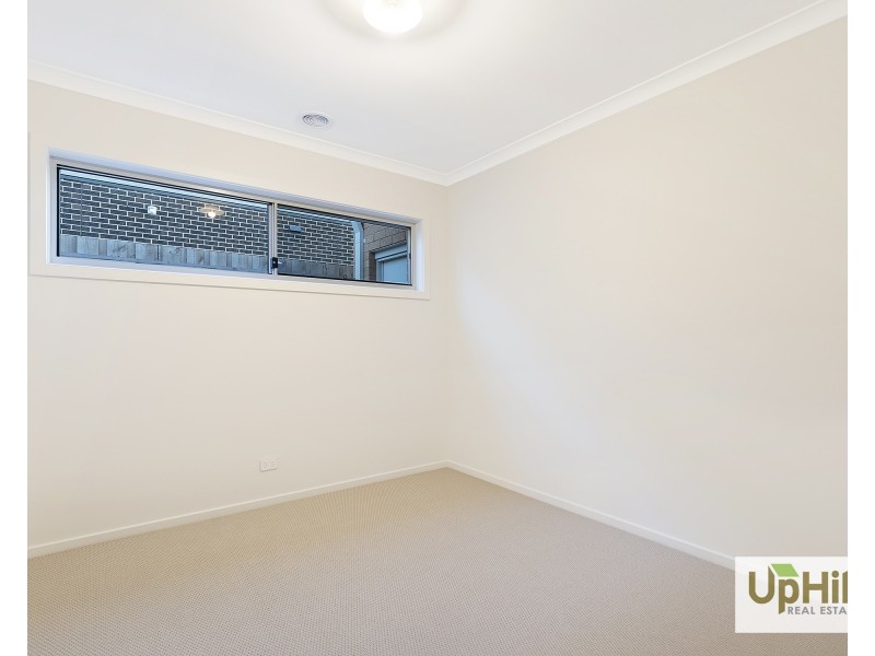 8 Trapani Street, Clyde VIC 3978