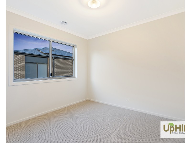 8 Trapani Street, Clyde VIC 3978