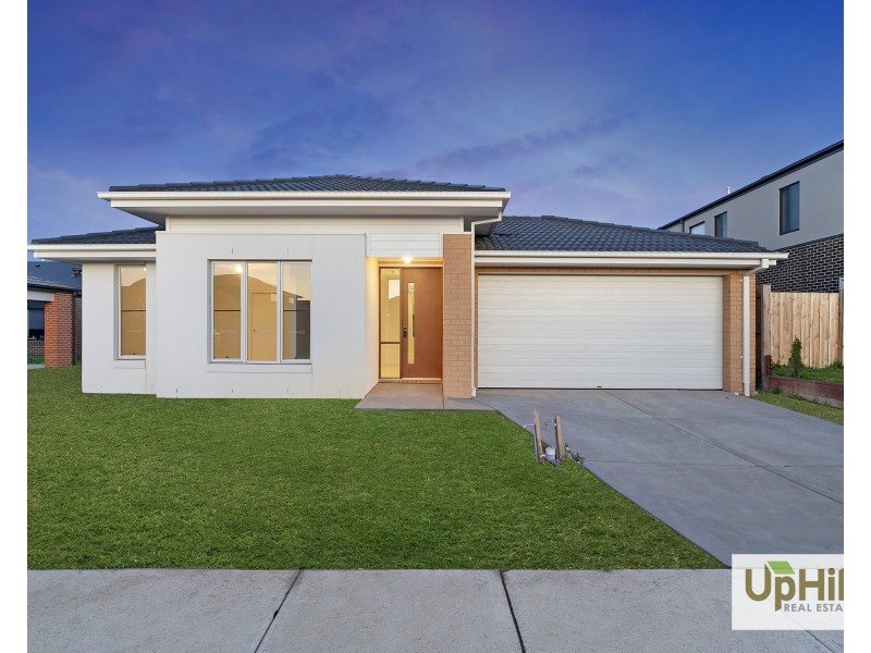 8 Trapani Street, Clyde VIC 3978