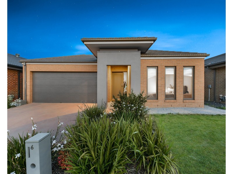 6 Elland Road, Clyde North VIC 3978