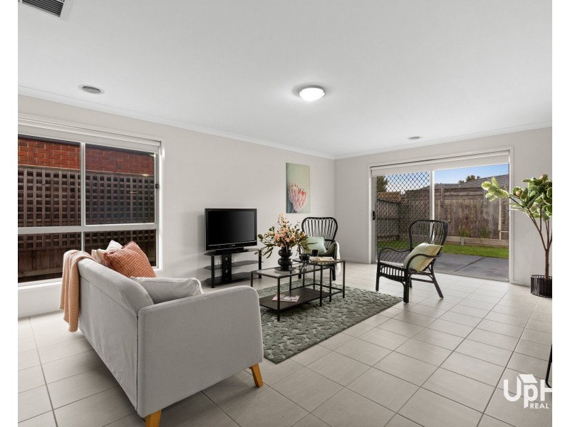 37 Rankin Close, Lynbrook VIC 3975
