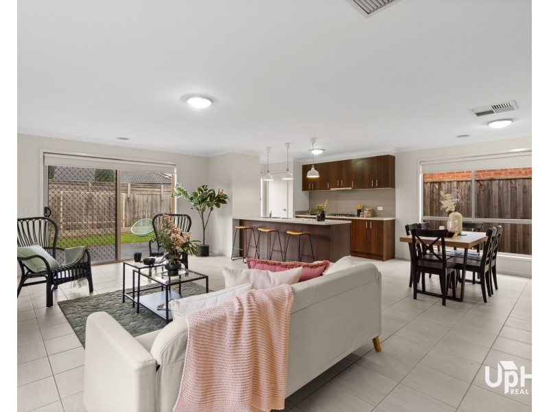 37 Rankin Close, Lynbrook VIC 3975