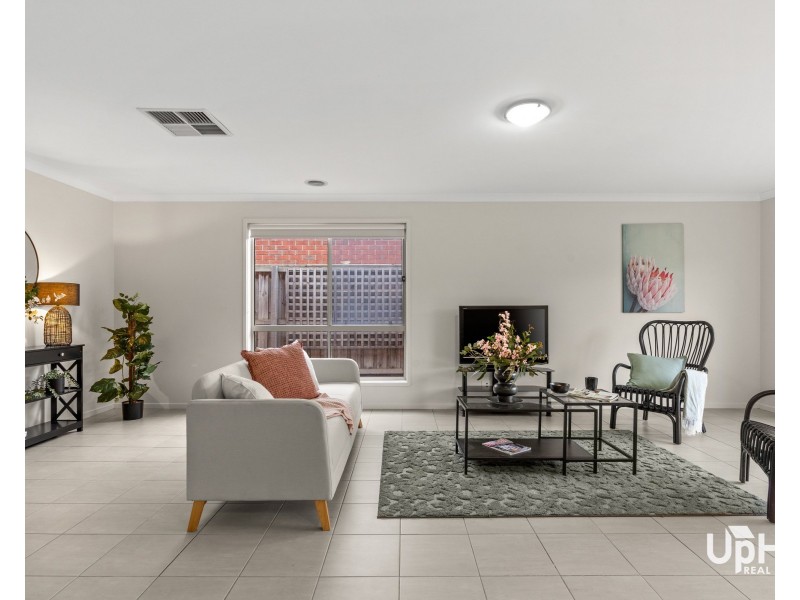 37 Rankin Close, Lynbrook VIC 3975